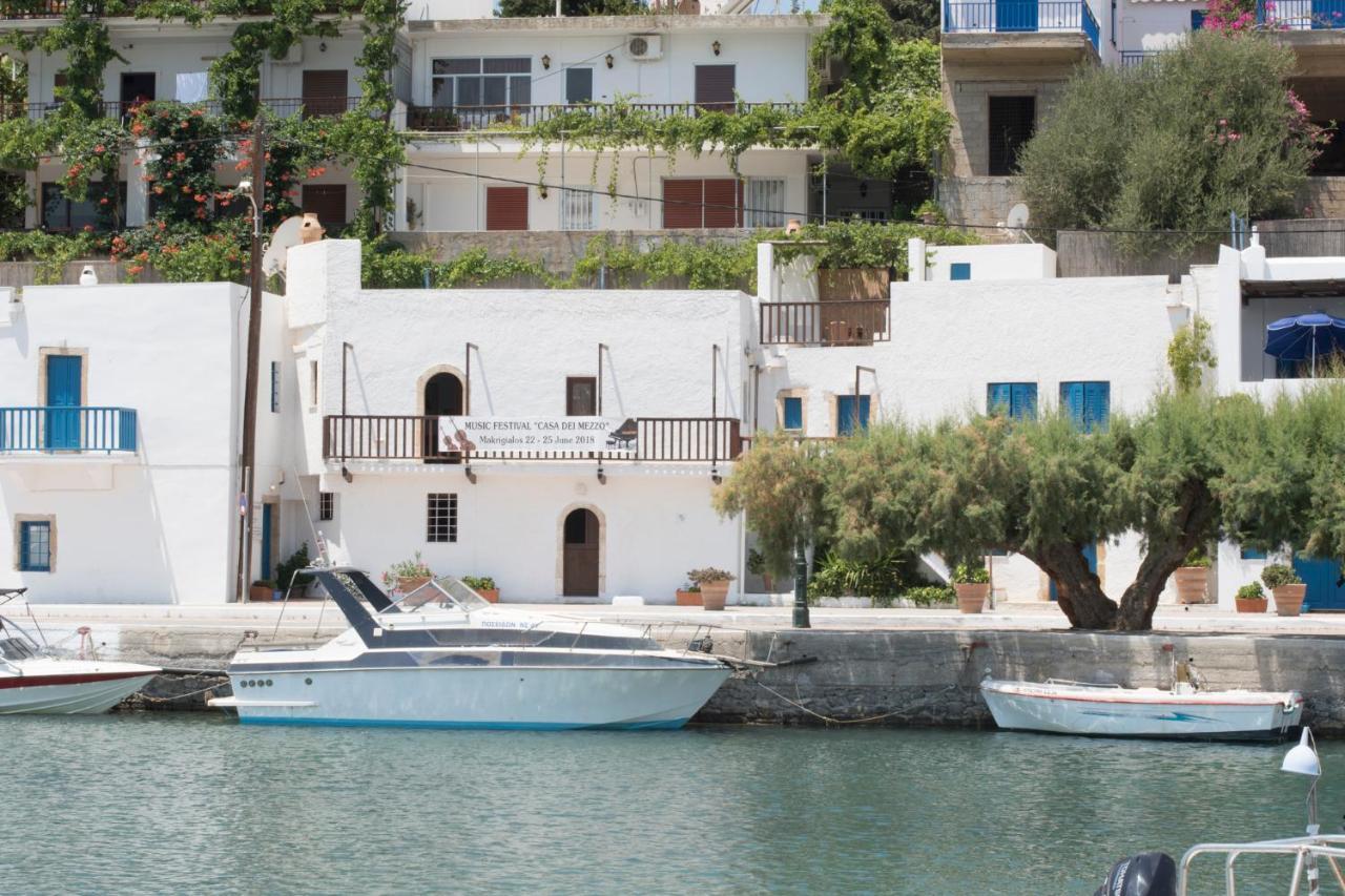 Τhe White Houses Makry Gialos  Exterior photo